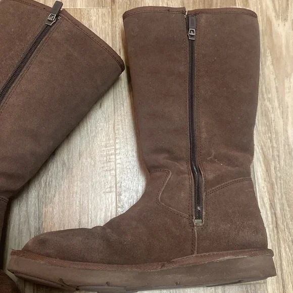 UGG Australia Women's 5235 Sheepskin Dark Brown Suede Tall Boots Size 8 EUC - Picture 8 of 17